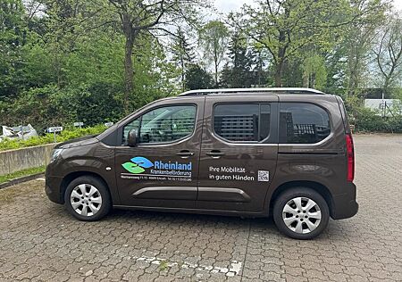 Opel Combo Life Tragestuhl Behindertengerecht