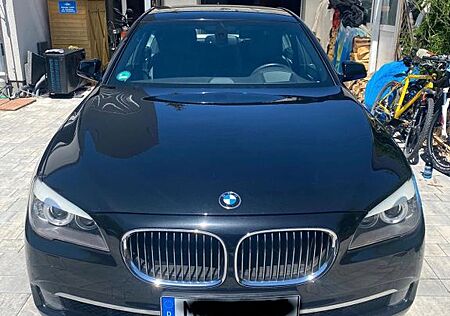 BMW 740Li -