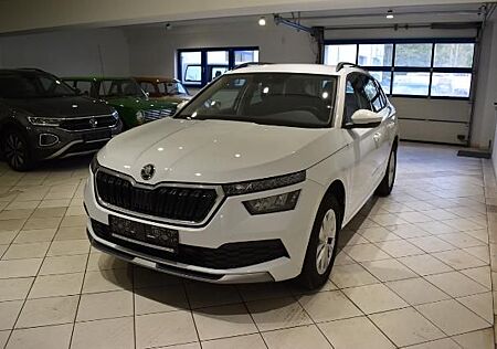 Skoda Kamiq Ambition AHK SHZ PDC LED Garantie