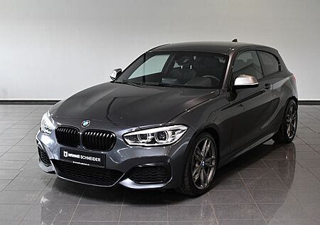 BMW M135 i Navi LED Handschalter Heckantrieb