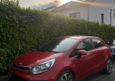 Kia Rio 1.4 CRDi Platinum Edition Platinum Edition