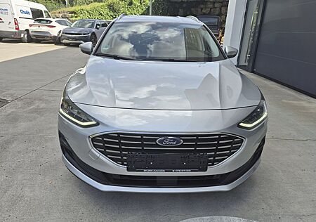 Ford Focus Turnier Titanium+NAVI+KAMERA+LED+AHK