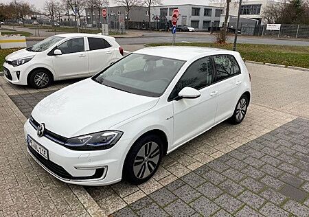 VW Golf Volkswagen e-