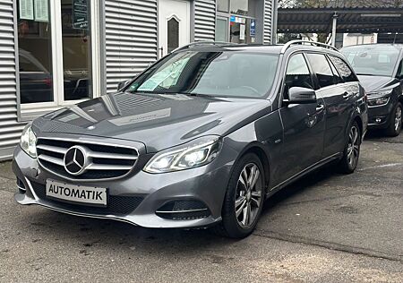 Mercedes-Benz E 220 T-Modell AUTOMATIK+LEDER+AHK+ACC