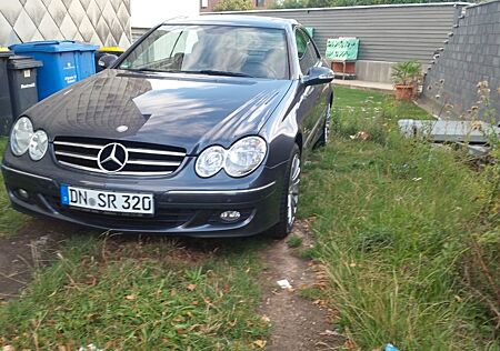 Mercedes-Benz 320