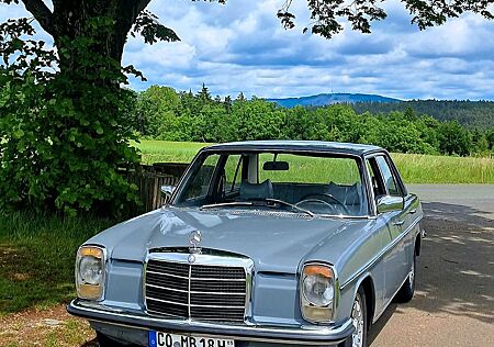 Mercedes-Benz 220 D Strich 8 mit H-Zulassung
