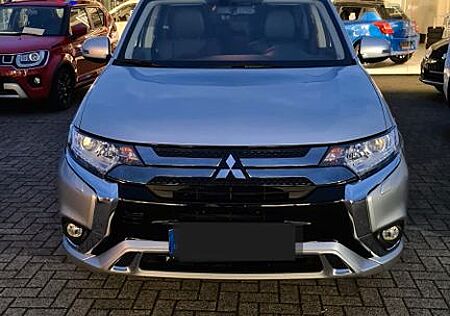 Mitsubishi Outlander 2.4 MIVEC PLUG-IN HYBRID 4WD Basis...