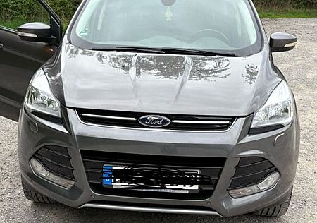 Ford Kuga 2,0 TDCi 4x4 120kW Titanium Titanium
