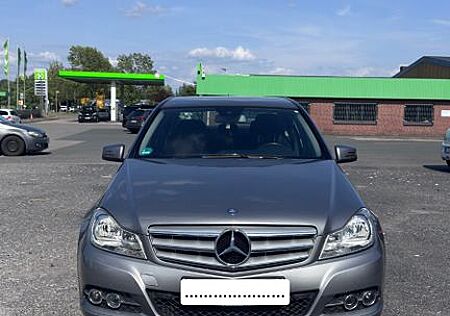 Mercedes-Benz C 180 BlueEFFICIENCY mit neuem TüV