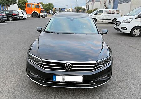 VW Passat Variant Volkswagen 2.0 TDI SCR DSG Elegance Vari...