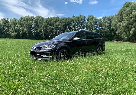 VW Golf Volkswagen 2.0 TDI 135kW DSG 4MOTION Alltrack Alltrack
