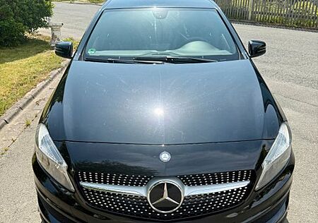 Mercedes-Benz A 180 AMG Line