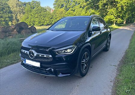 Mercedes-Benz GLA 250 e DCT - AMG Line mit Ambientebeleuchtung