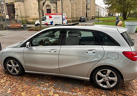 Mercedes-Benz B 180 CDI DCT -