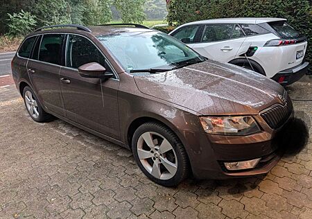 Skoda Octavia Combi 1.6 TDI Elegance | SHZ | DAB