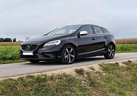Volvo V40 gebraucht kaufen Volvo V40 D2 R Design / Sitz u. Frontscheibenheizung