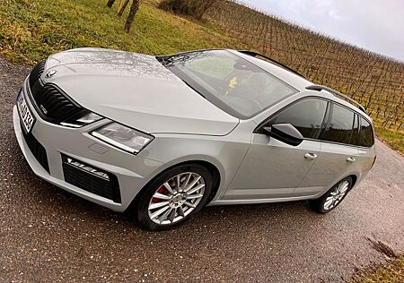 Skoda Octavia 2.0 TSI DSG RS Combi RS