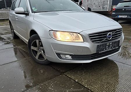 Volvo V70 D2 Euro 6 Tüv bis 03.2027 PDC Dachbox 2.Hand