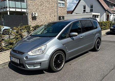 Ford S-Max 2,0 TDCi 103kW DPF Titanium Titanium