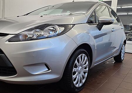 Ford Fiesta Zahnriemen + TÜV + Ganzjahresreifen Neu