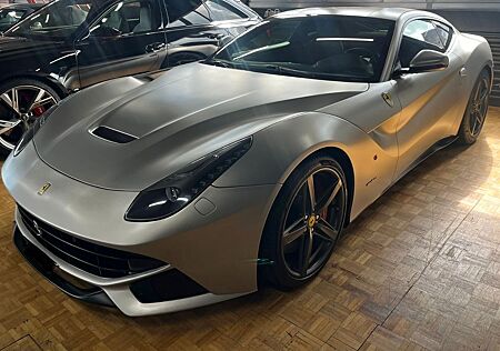 Ferrari F12 berlinetta GREY MATT LEATH BLACK NAVI CARBON