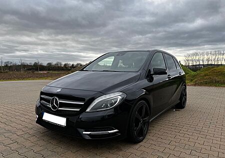 Mercedes-Benz B 220 CDI AMG