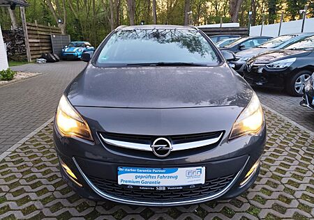 Opel Astra J Sports Tourer Exklusiv