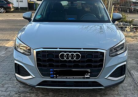 Audi Q2 30 TFSI advanced advanced in Eyecatcherfarbe