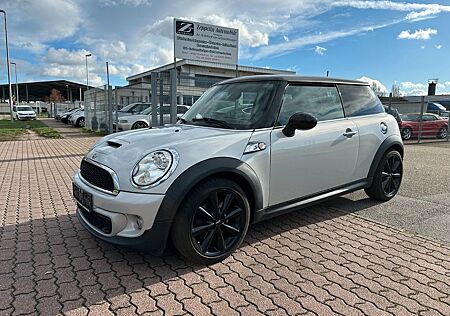 Mini Cooper S *Bi-Xenon*TÜV/Au Neu*Teilleder*