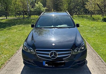 Mercedes-Benz E 250 BlueTEC 4MATIC T AVANTGARDE Autom. AVA...