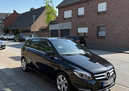 Mercedes-Benz B 180 BlueEFFICIENCY Edition Style Edition Style
