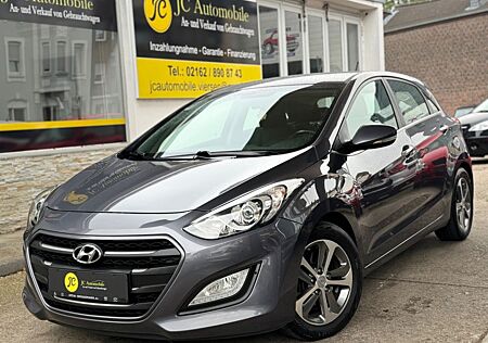 Hyundai i30 blue Style 1.Hand Klimatronic TÜV Neu