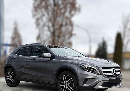Mercedes-Benz GLA 220 GLA 220d 4MATIC | 52tkm | AHK | 18" | Scheckheft