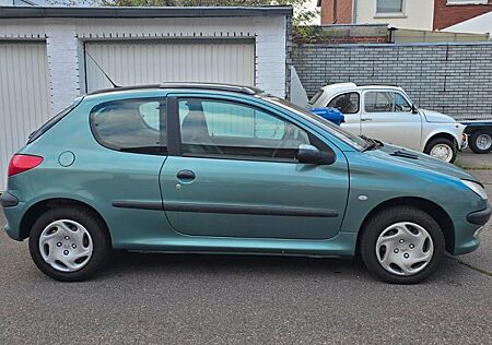 Peugeot 206 1.4 Automatik Tüv 01.27 Inserat bitte Lesen