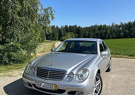 Mercedes-Benz 220