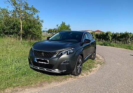Peugeot 3008 PureTech 1.2 Allure
