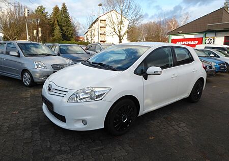 Toyota Auris Life+