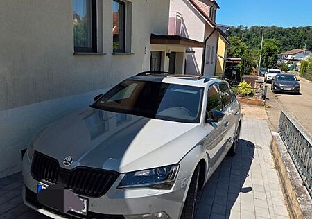 Skoda Superb 2.0 TSI DSG 4x4 SportLine Combi SportLine