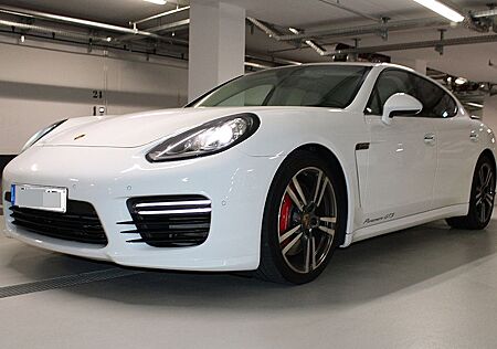Porsche Panamera GTS PDK APPROVED bis 02.2026