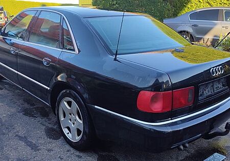 Audi A8 2.5 TDI tiptronic 132 kW 132 kW
