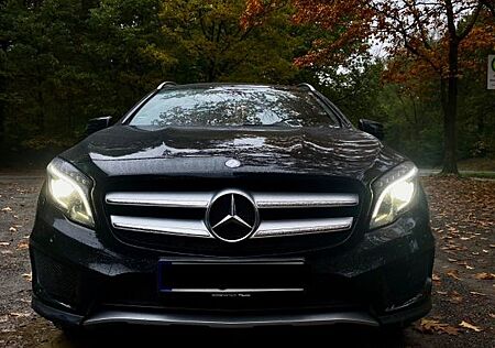 Mercedes-Benz GLA 220 GLA220d 4MATIC DCT AMG Line SHZ,NAVI Kamera uvm