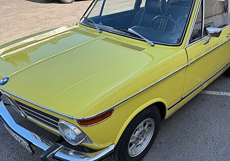 BMW 2002 tii Touring, Golfgelb Top