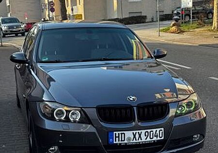 BMW 325i -