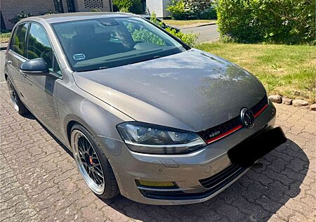 VW Golf Volkswagen 2.0 TDI DSG / 19 Zoll / LED
