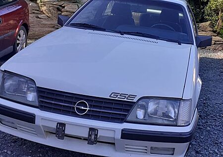 Opel Monza GSE; 3,0L; 1. Hand; Scheckheftgepflegt