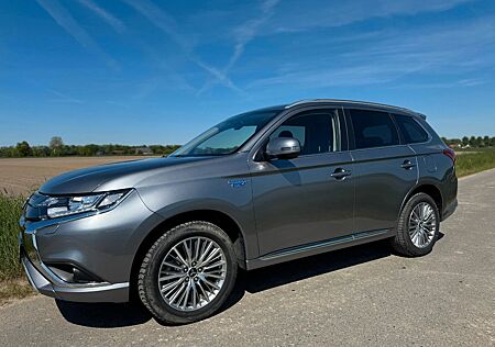 Mitsubishi Plug in Hybrid Outlander Plug-in Hybrid Outlander AHK 5Jahre Garantie