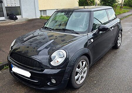 Mini Cooper D - Black Design*Tempomat*PDC Hinten
