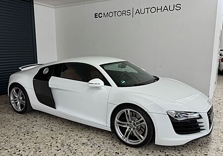 Audi R8 Coupe 4.2 FSI quattro DEUTSCH - SCHECKHEFT