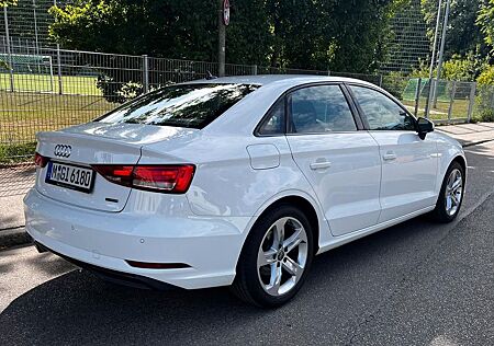 Audi A3 2.0 TDI Quattro Virutal/Standheizung/2te Hand