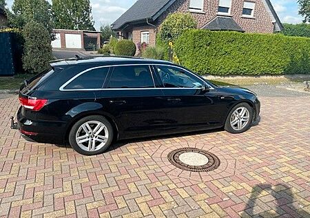Audi A4 2.0 TDI 190PS S-Line quattro AHK Carplay